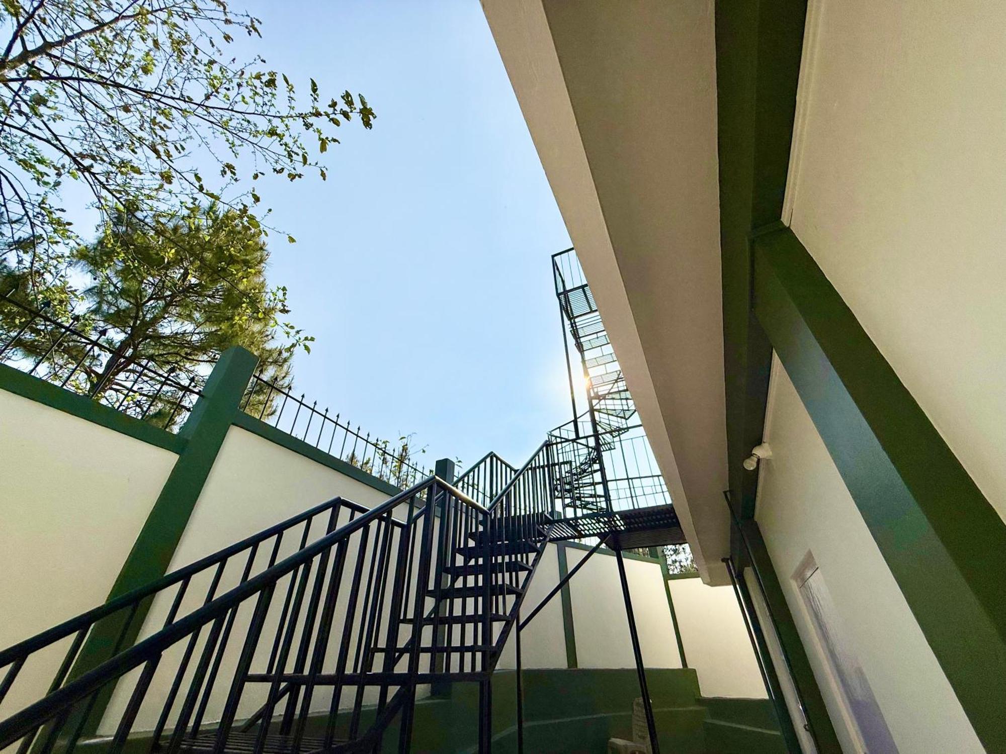 Yepplo Holiday Home - Complimentary Breakfast - 24 Hrs Caretaker & Power Backup Shillong Exterior photo